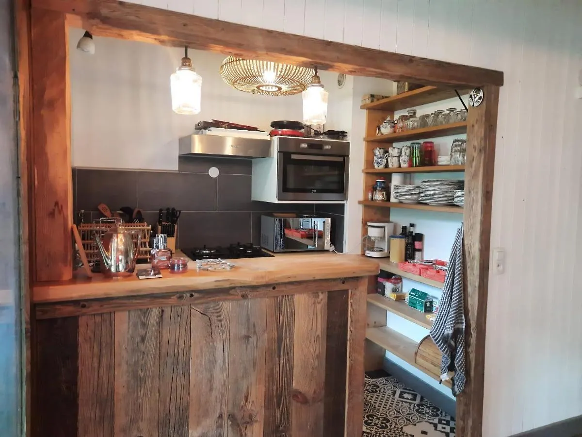 Appartement En Plein Centre Du Village レ・コンタミンヌ・モンジョワ アパート